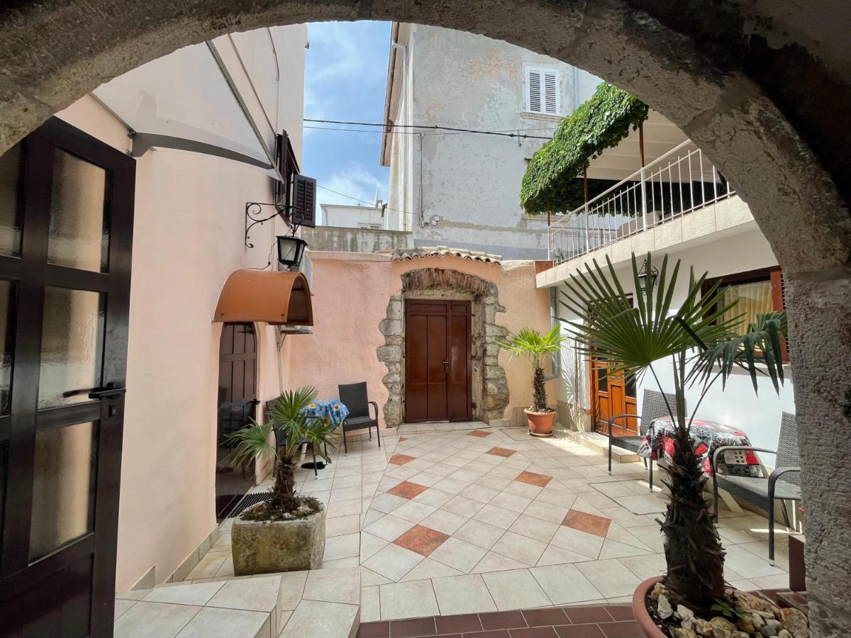 Appartement Casa Di Nives à Krk Town Extérieur photo